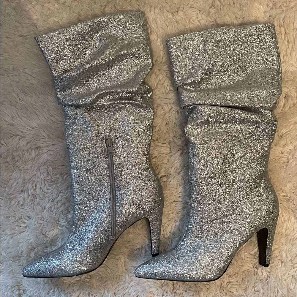 Expressions Kayle Silver Sparkle Spouch Boots Size 8